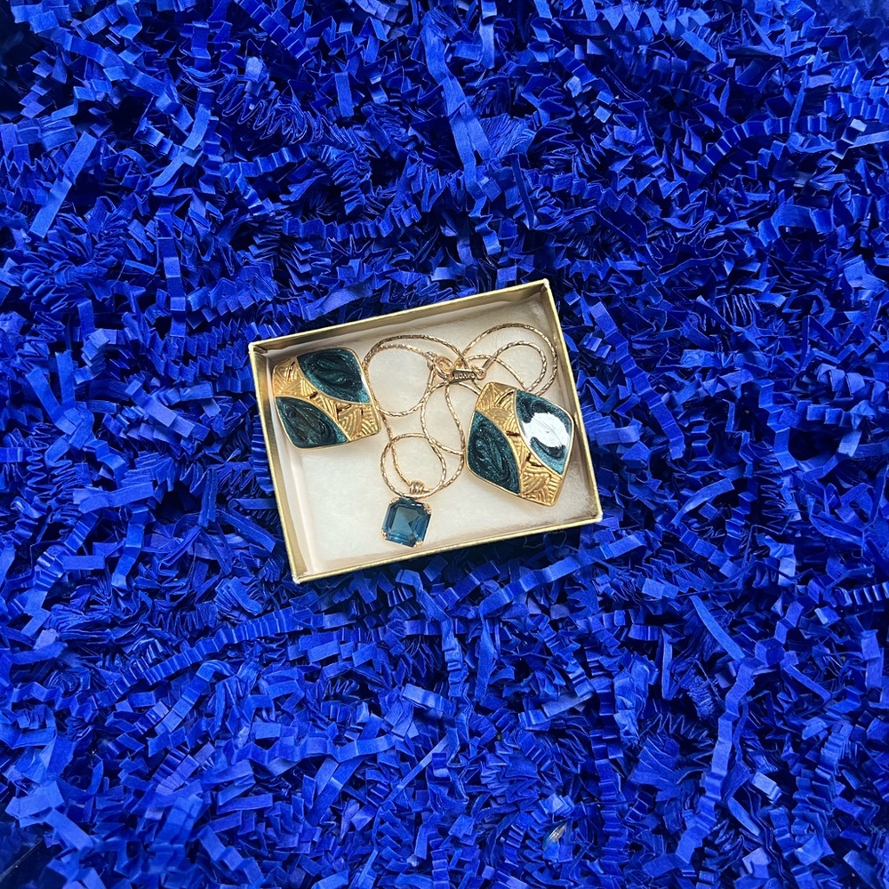 Avon Elegant Gold and Navy Earrings